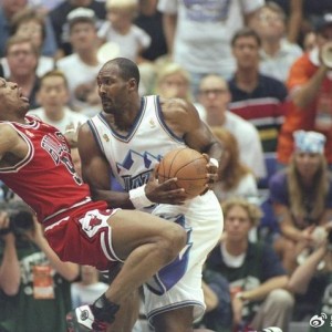 NBA哪些球员场上仿佛仇人一般，但场下私人关系却相当不错？